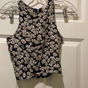 Floral crop top perfect with jeans or a skirt